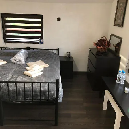 орехите Villa