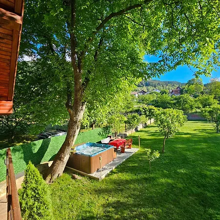 орехите Villa